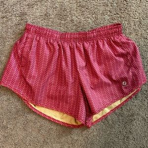 Oiselle Distance shorts - size Medium